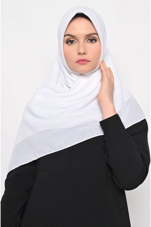 Hijab Segi 4 Voal Gucci White